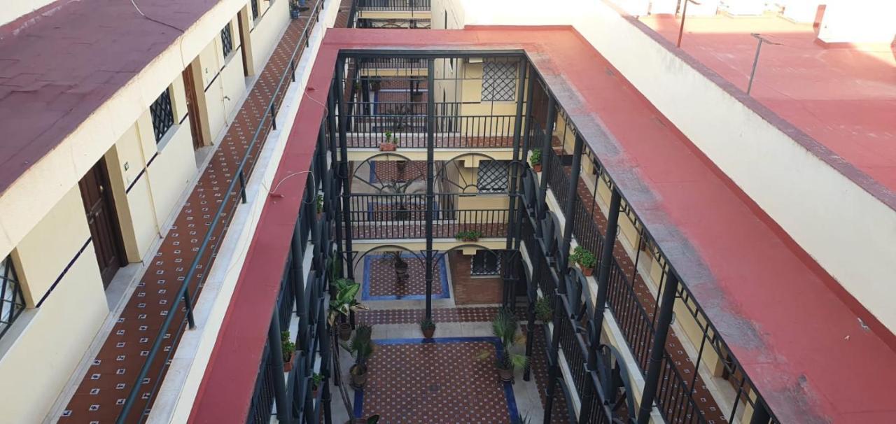 Estudio Sevilla Centro Esterno foto