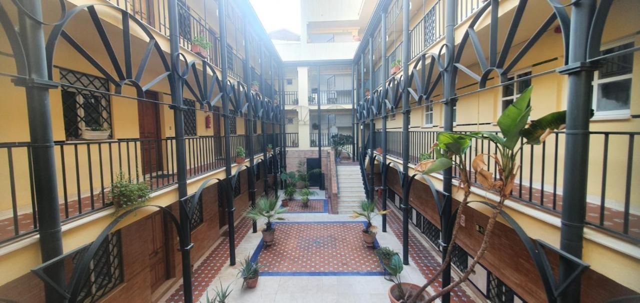 Estudio Sevilla Centro Esterno foto